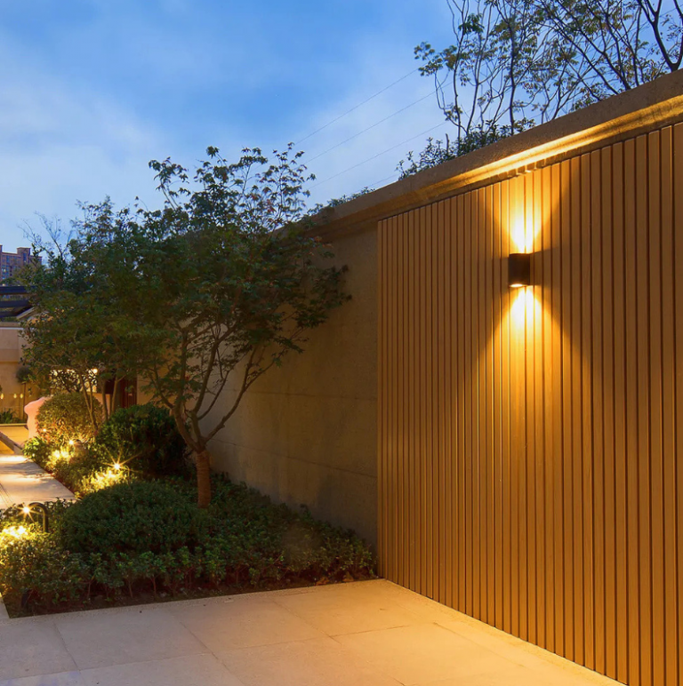 Den Lumi Gan Tuong Ngoai Troi Ban Nguyet 2